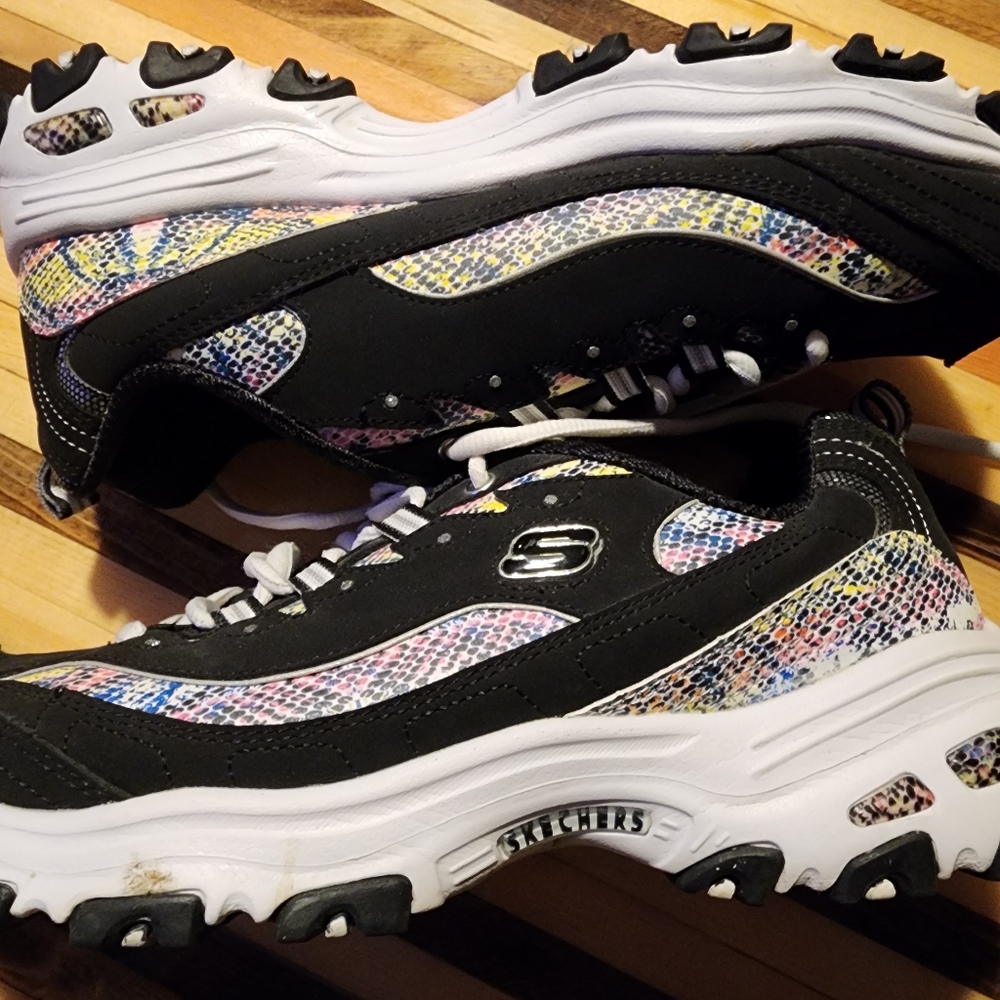 Skechers